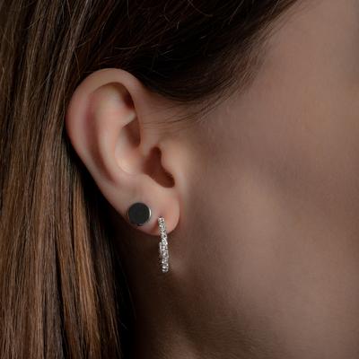 Model picture of ear583