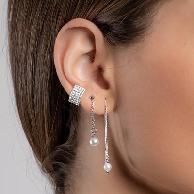 Model picture of ear572